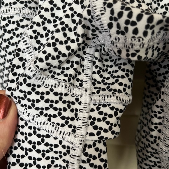 Lululemon define jacket black & white dot design excellent condition size 6 - Picture 5 of 8